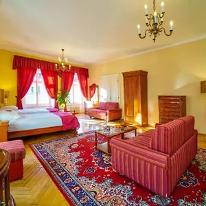 Josephine Old Town Square - Czech Leading 4* Praga