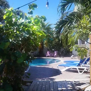 https://paulines-apartments.comcaribbean.com